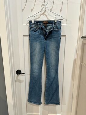 Judy Blue Medium Blue Flare Jeans - Classic Stretch Denim